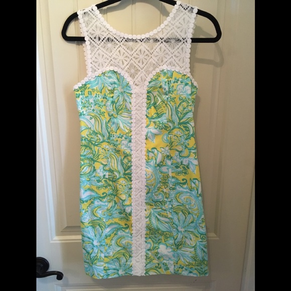 Lilly Pulitzer Dresses & Skirts - Lilly Pulitzer Sofia shift dress in Beach Gypsies
